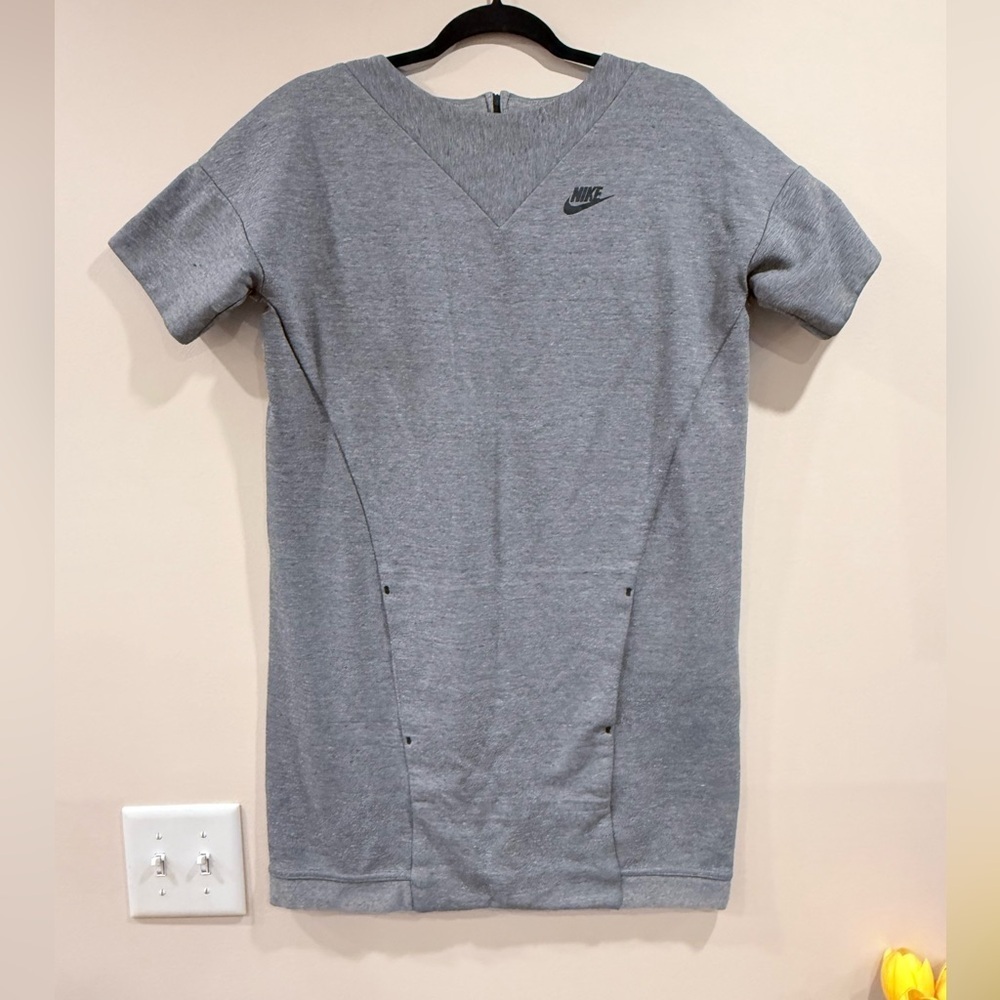 🔥NWOT Nike Gray Short Sleeve Dress Sz XS🔥